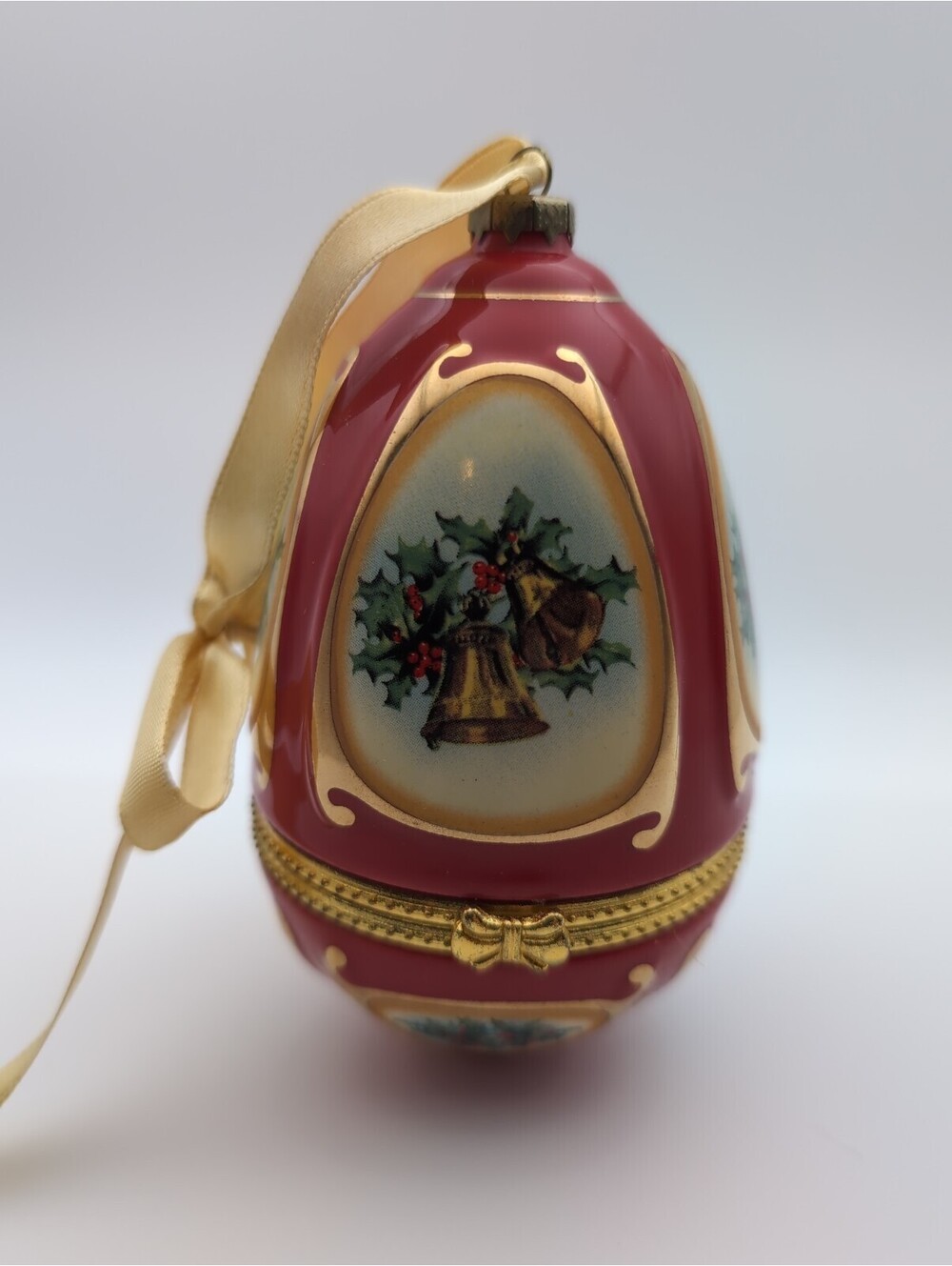 Porcelain Musical Egg Ornament Plays "Joy to the World" 4" Tall